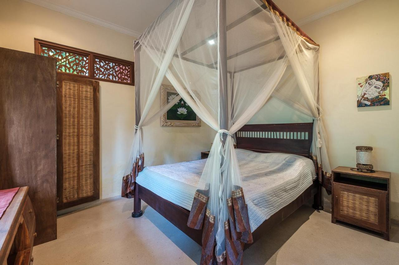 Hotel White Lotus Oasis à Ubud Extérieur photo