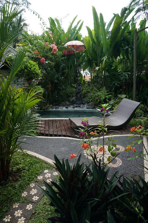 Hotel White Lotus Oasis à Ubud Extérieur photo