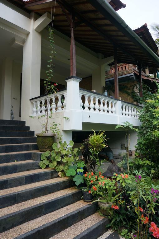 Hotel White Lotus Oasis à Ubud Extérieur photo