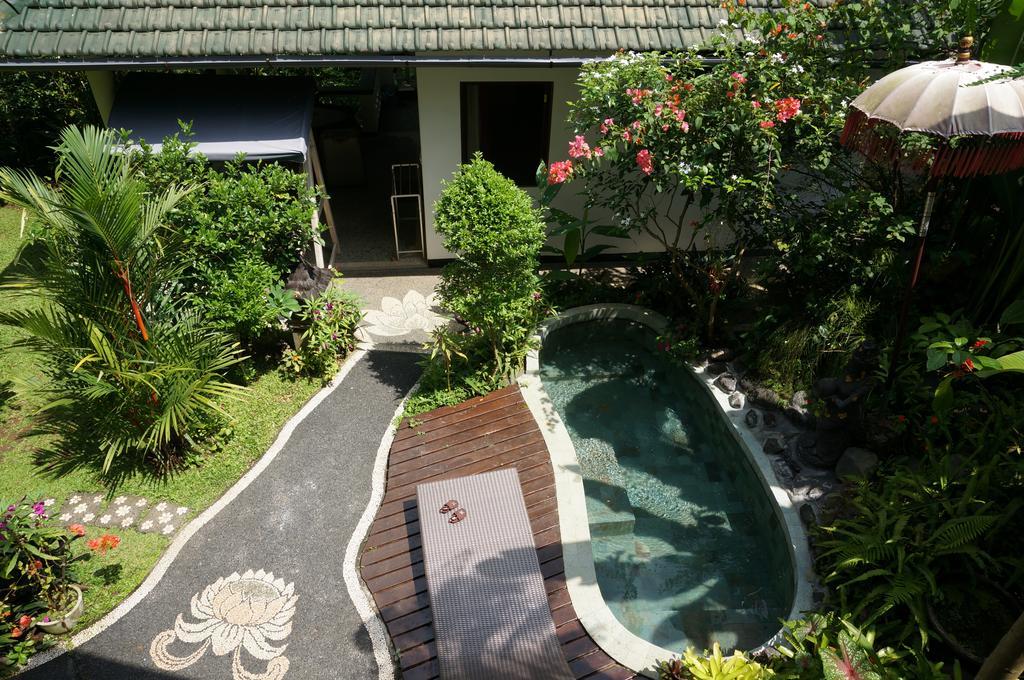 Hotel White Lotus Oasis à Ubud Extérieur photo